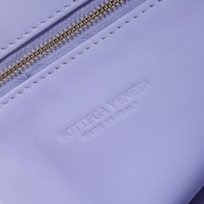 Bottega Veneta Large Hop Bag - Image 9