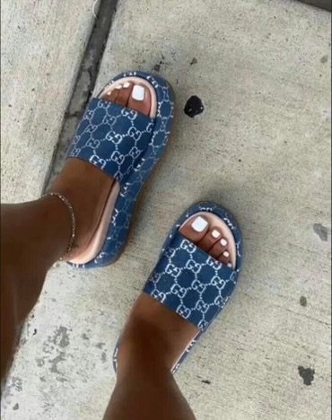 Gucci Platform Sandals - Image 2