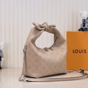 Louis Vuitton - Why Knot MM