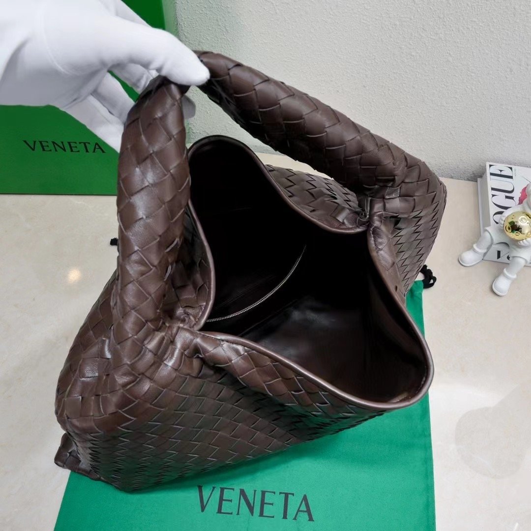 Bottega Veneta Large Hop Bag - Image 5