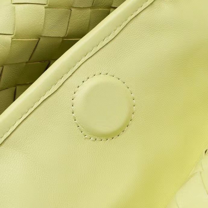 Bottega Veneta Large Hop Bag - Image 14